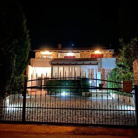 Vila Regi 메덜린 외부 사진